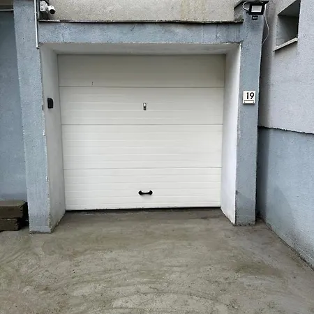 Esi #central With Garage アパート